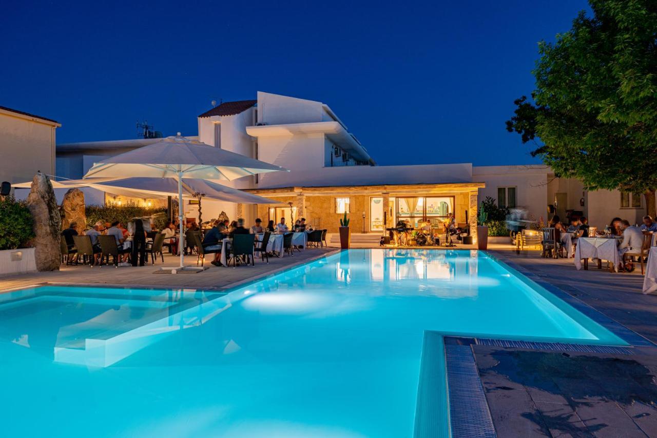 Hotel Le Mimose San Teodoro  Eksteriør bilde