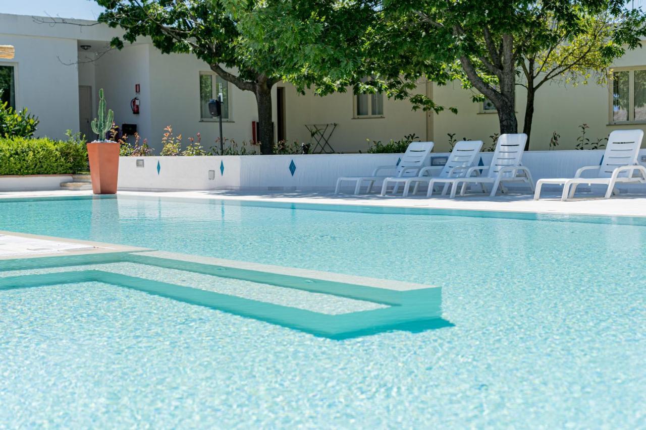 Hotel Le Mimose San Teodoro  Eksteriør bilde