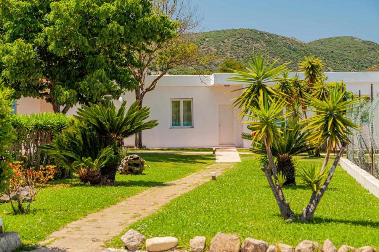 Hotel Le Mimose San Teodoro  Eksteriør bilde