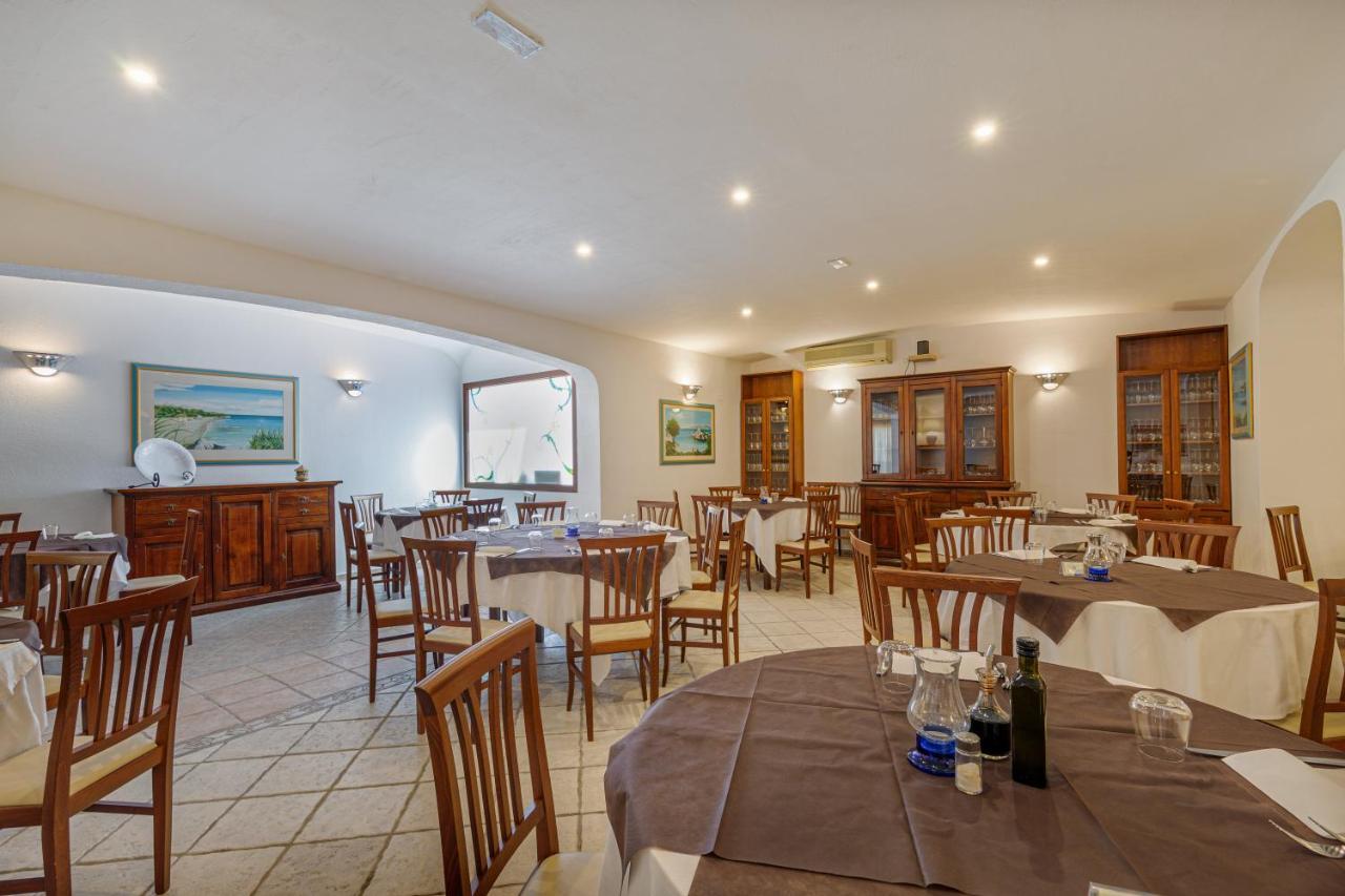 Hotel Le Mimose San Teodoro  Eksteriør bilde